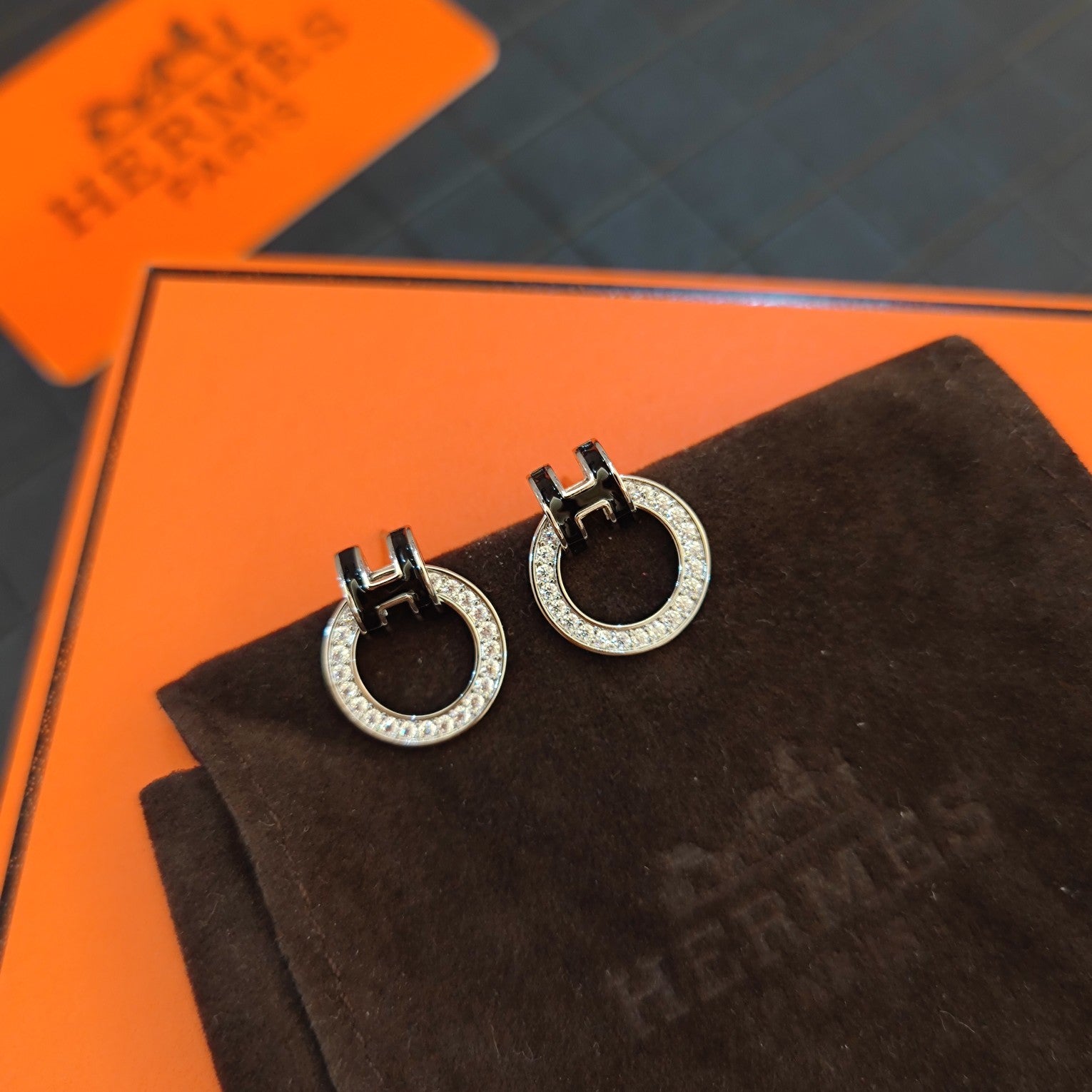 Shiny Crystals Hoop Earrings