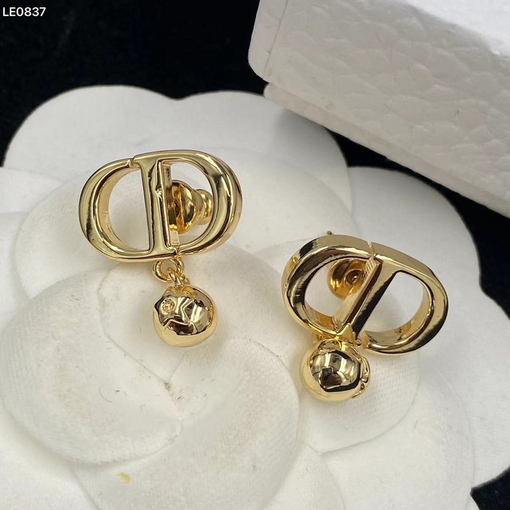 Golden Metal Jewelry Set