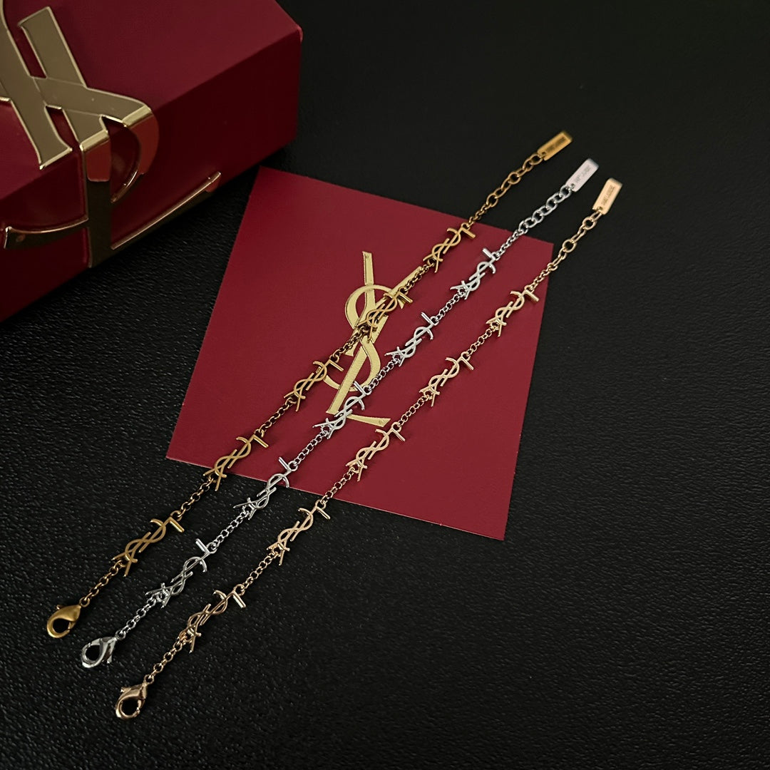 Braccialetto alla moda con lettera semplice
