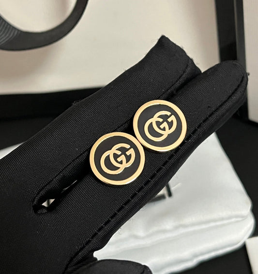 Orecchini alla moda ed eleganti