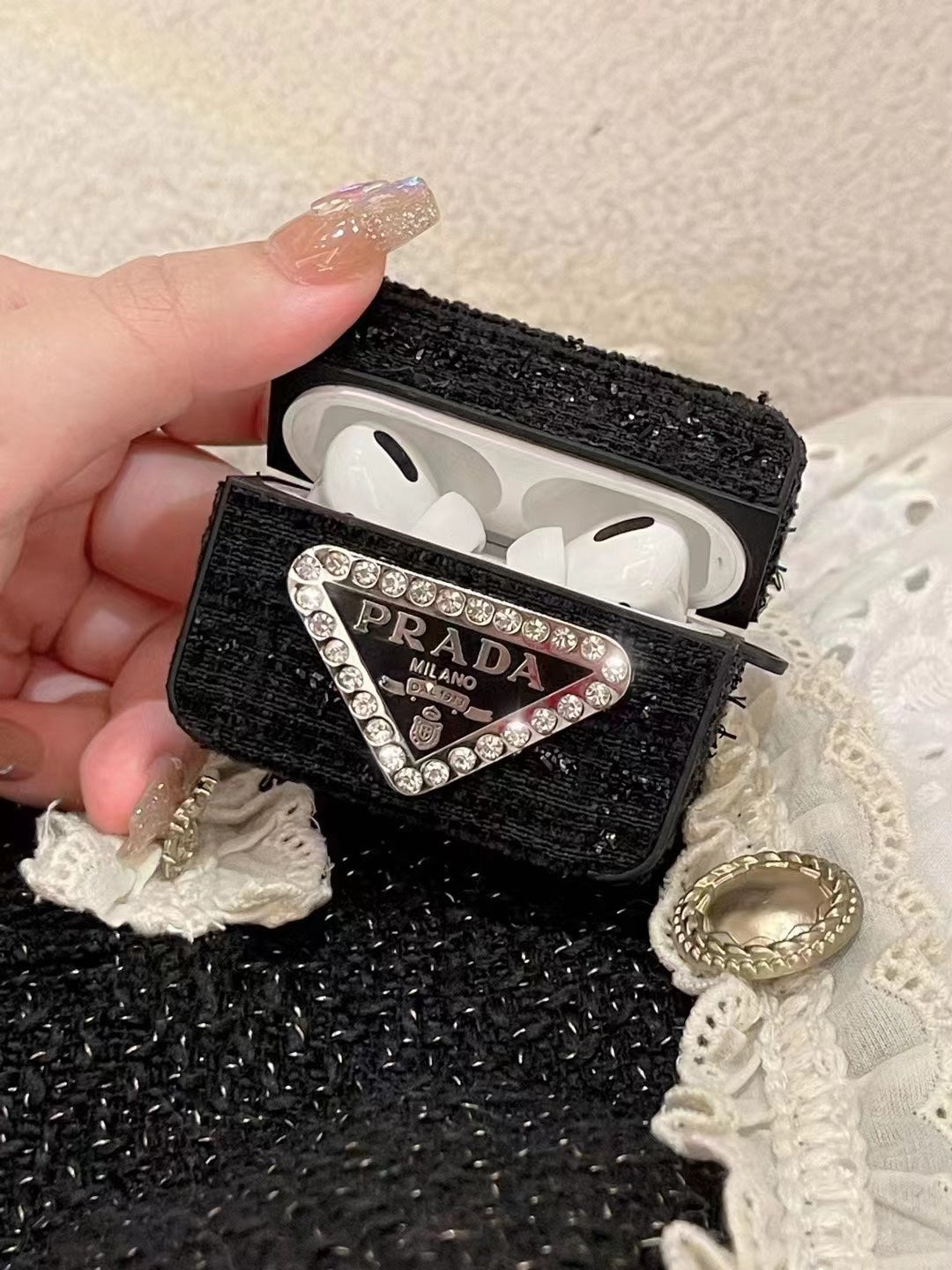 Elegante custodia ricamata per AirPods