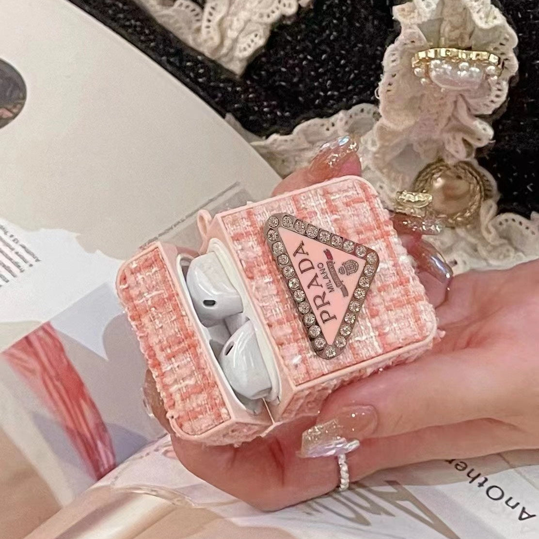 Elegante custodia ricamata per AirPods