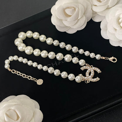 Elegante collana di perle