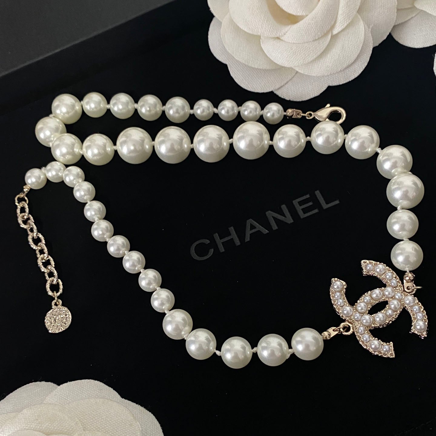 Elegante collana di perle