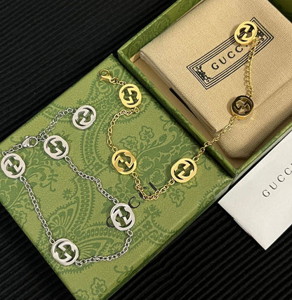 Bracciale con lettere alla moda