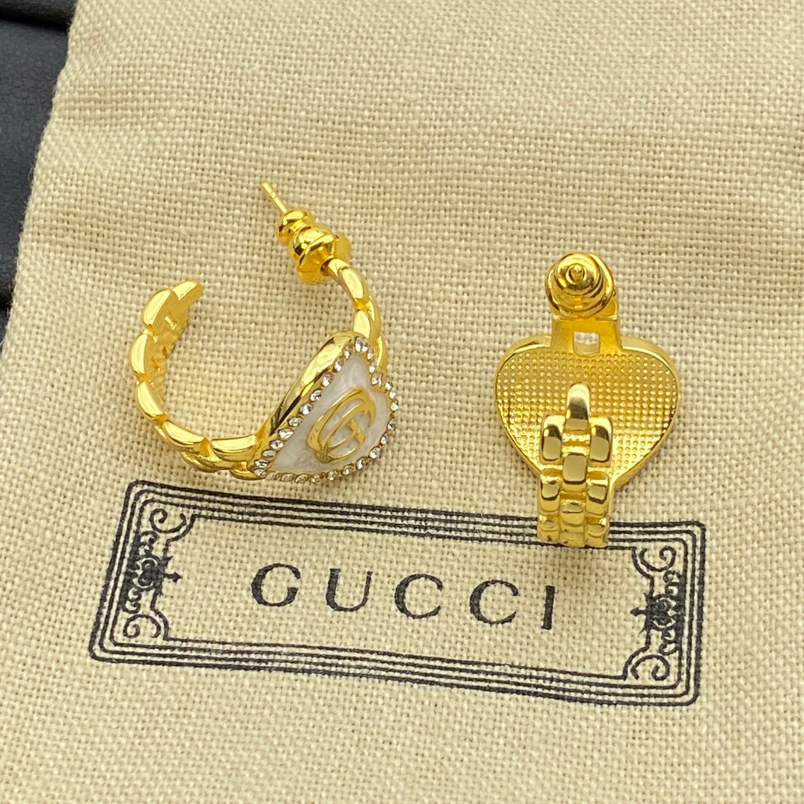 Orecchini a cerchio vintage a forma di cuore