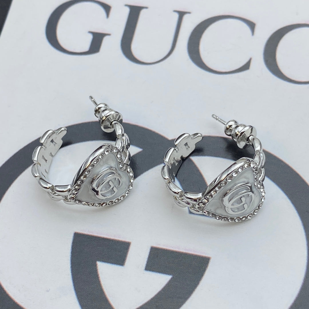 Orecchini a cerchio vintage a forma di cuore