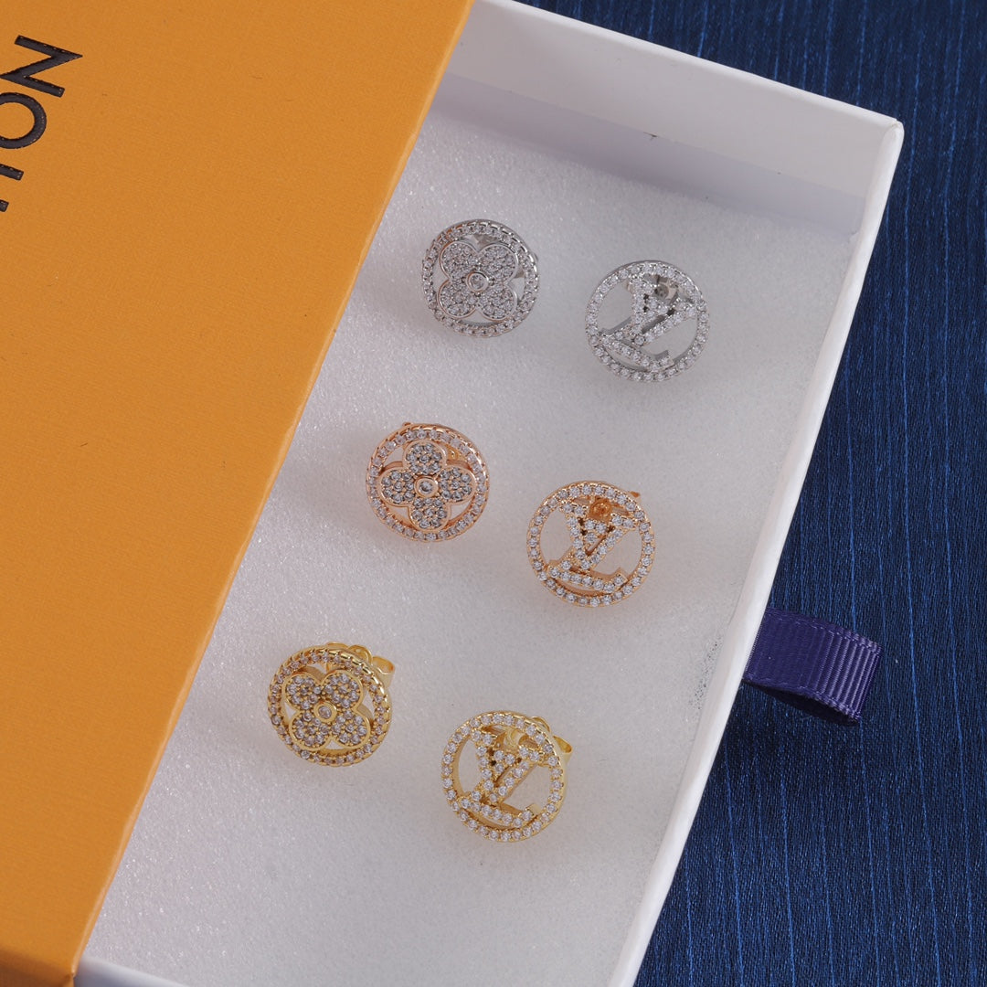Orecchini asimmetrici con strass