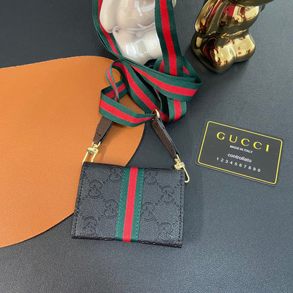 Porta carte a tracolla in pelle goffrata di lusso