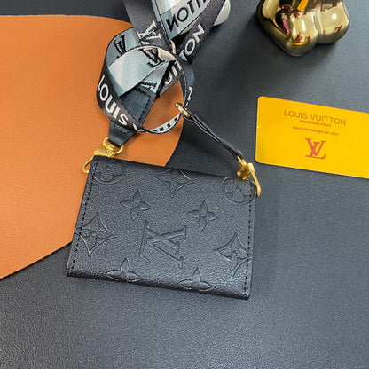 Porta carte a tracolla in pelle goffrata di lusso