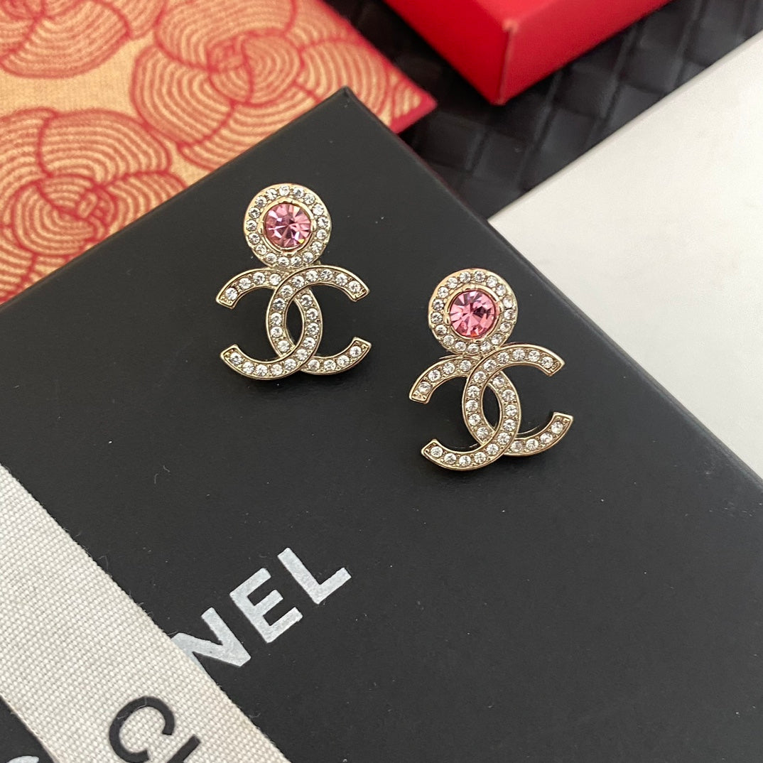 Orecchini con strass rosa