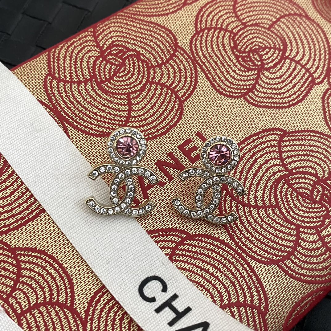 Orecchini con strass rosa