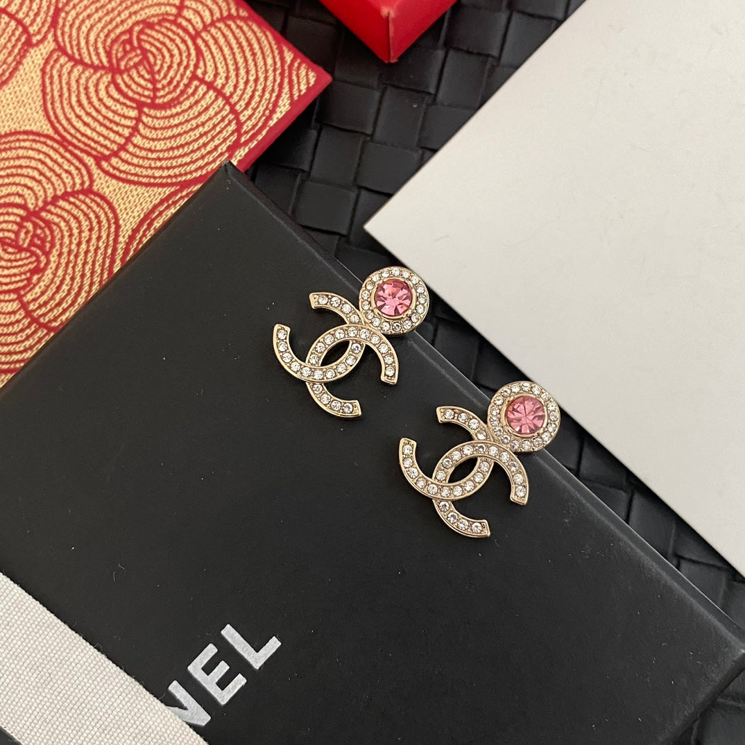 Orecchini con strass rosa