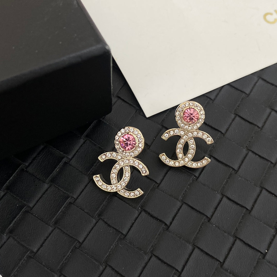 Orecchini con strass rosa