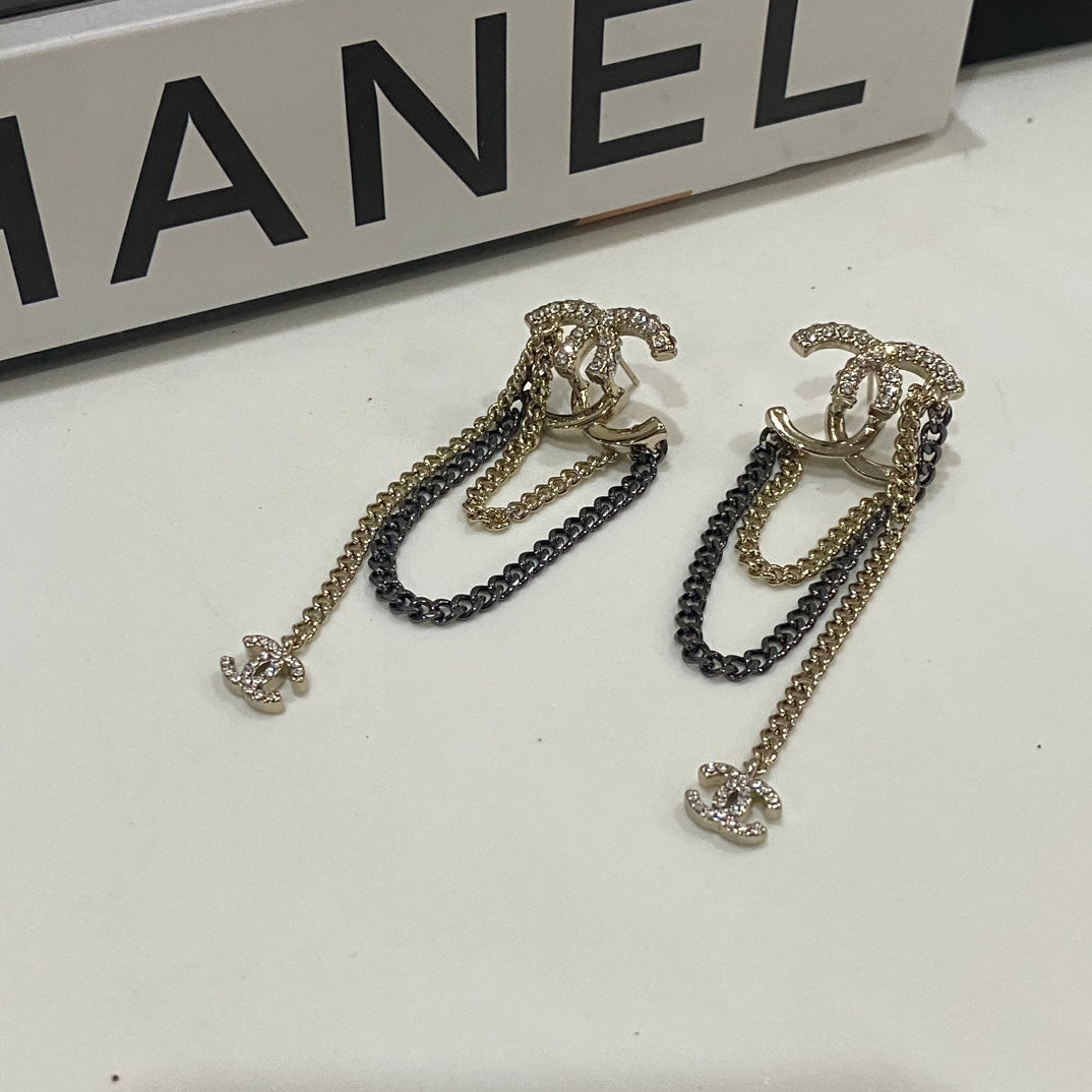 Orecchini lunghi con strass