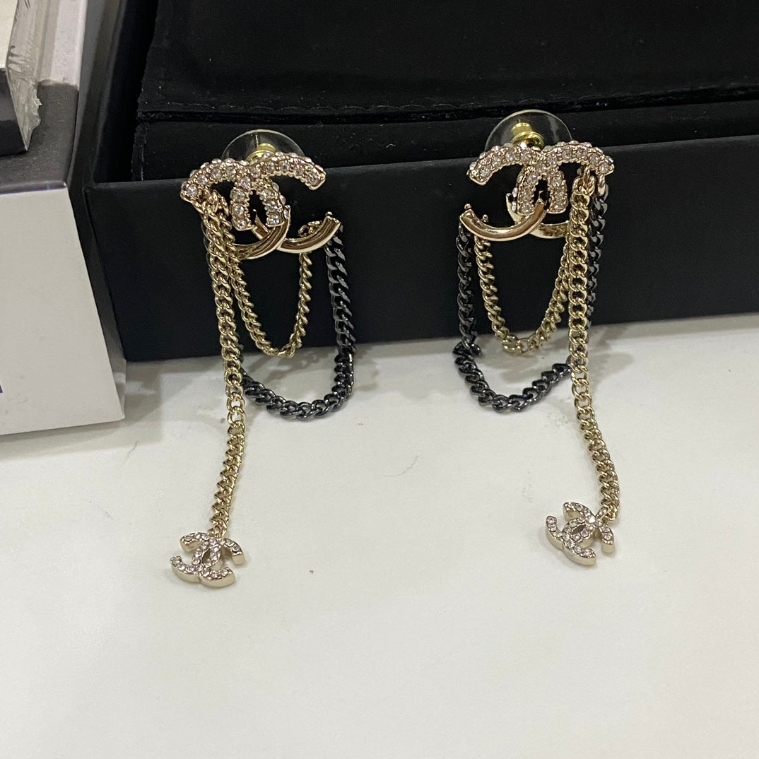Orecchini lunghi con strass