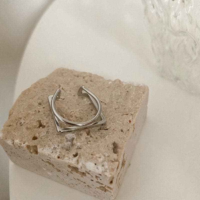 Irregular solid open ring