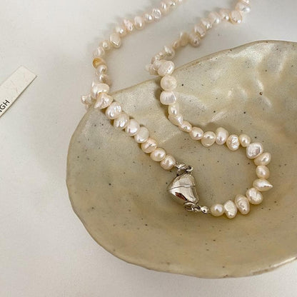 Faux pearl irregular Choker necklace