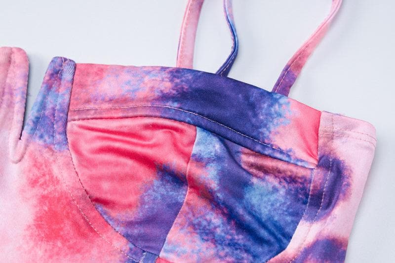 Completo minigonna con corsetto e canotta senza schienale, scollo a V, tie-dye a contrasto arricciato 