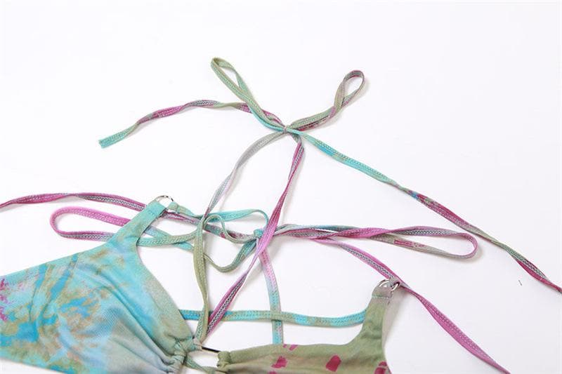 Minigonna con scollo a V, manica svasata, tie-dye, anello a O, allacciabile e scollato 