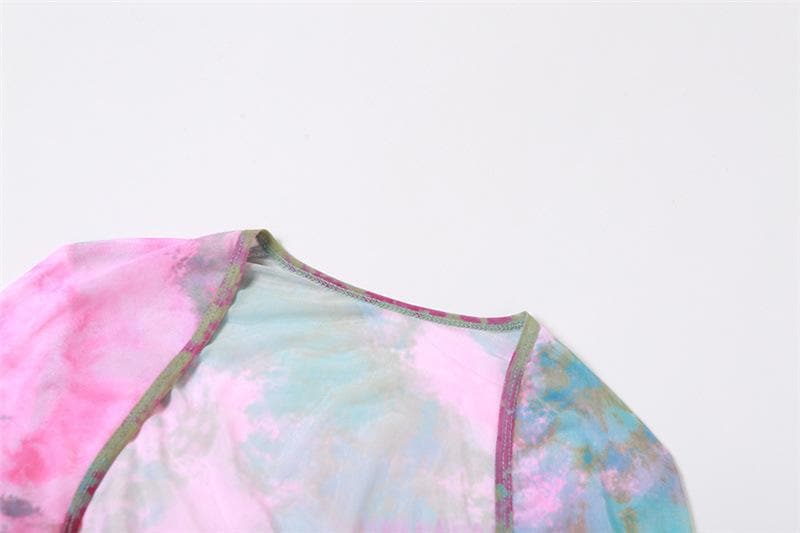 Minigonna con scollo a V, manica svasata, tie-dye, anello a O, allacciabile e scollato 