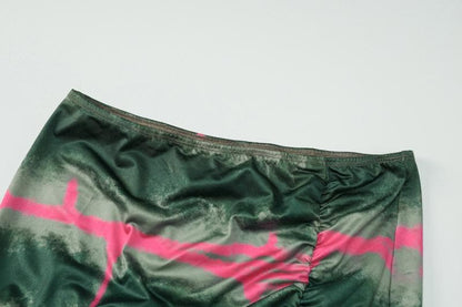 Completo minigonna con scollo a V e orlo in pizzo tie-dye e arricciato 
