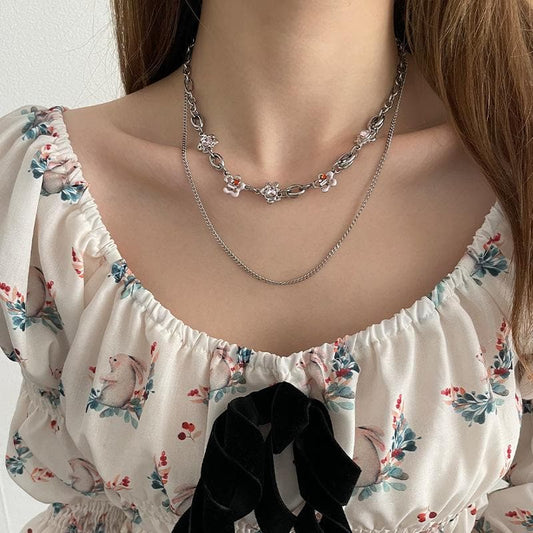 Collana girocollo a strati multicolore con fiori 