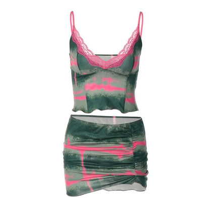 Completo minigonna con scollo a V e orlo in pizzo tie-dye e arricciato 