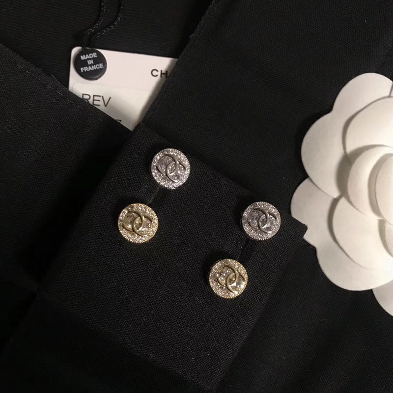 Mini orecchini rotondi con diamanti
