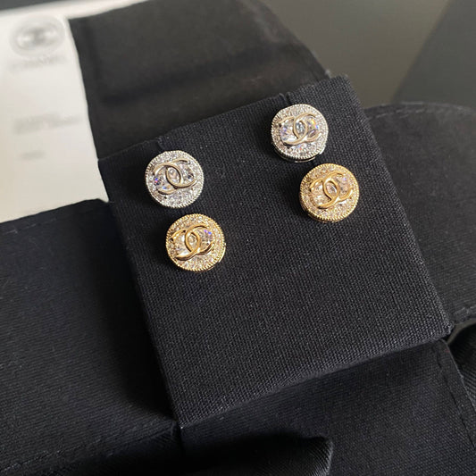Mini orecchini rotondi con diamanti