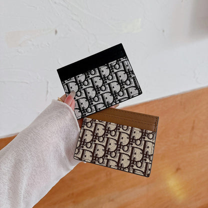 Porta carte in pelle alla moda